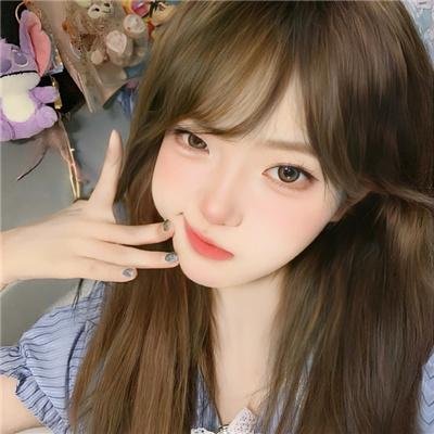 顽皮豹在树林里